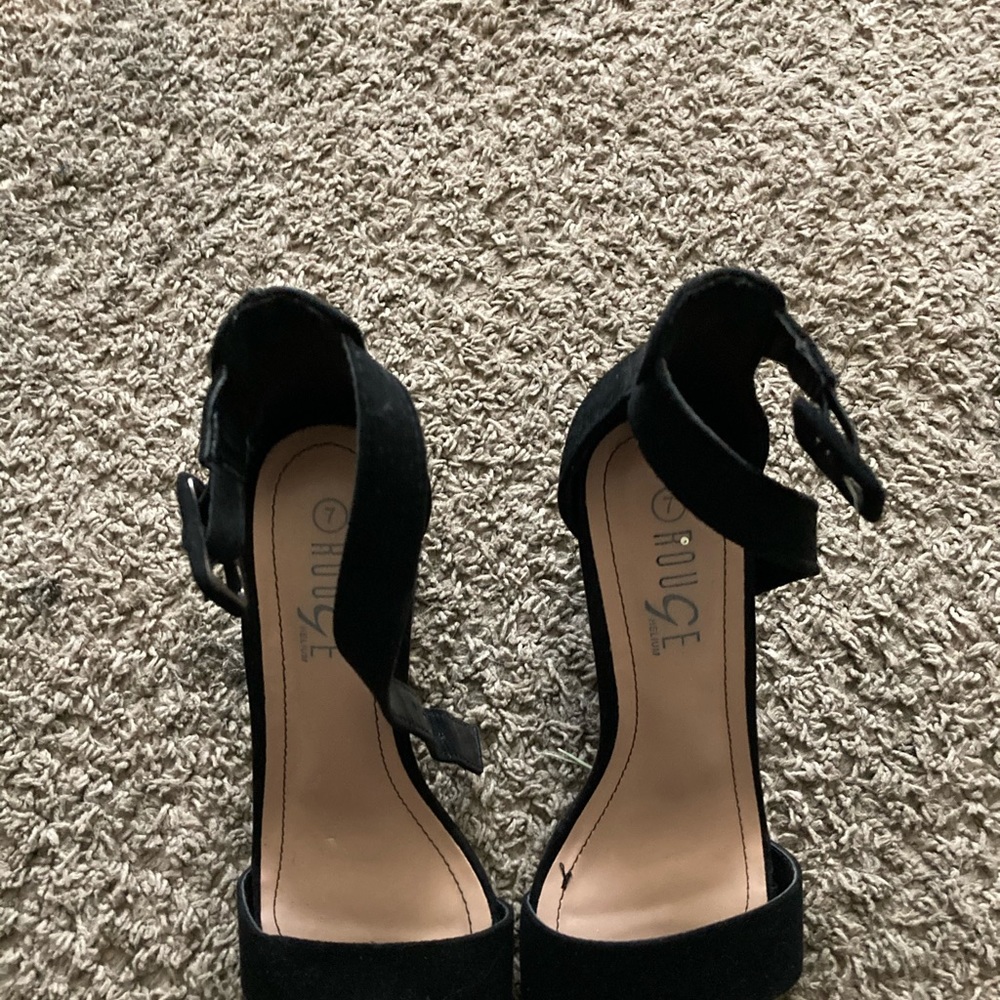Heels - Picture 3 of 3